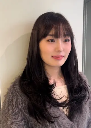 ロング カラー 艶ハイトーン🔆 ️️️安座間 希のヘアスタイル