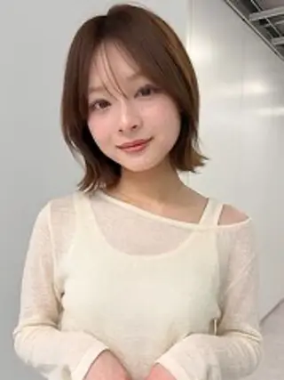 ショート カラー ヘアアレンジ ボブ/透明感ベージュ 🫧クルミ🌟のヘアスタイル