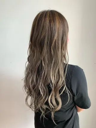 ロング 榎本 美雪のヘアスタイル