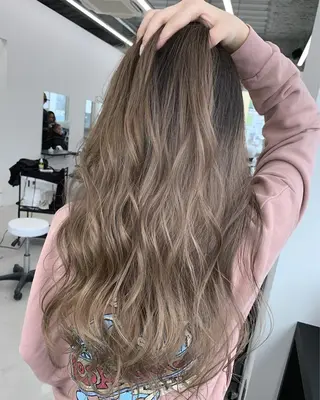 ロング 山田 絵里菜のヘアスタイル