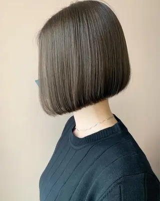 ショート カラー hubhair レイヤー/透明感のヘアスタイル