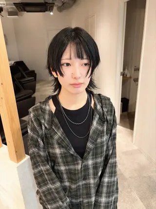 ミディアム ウルフカット レイヤーカット上柿のヘアスタイル
