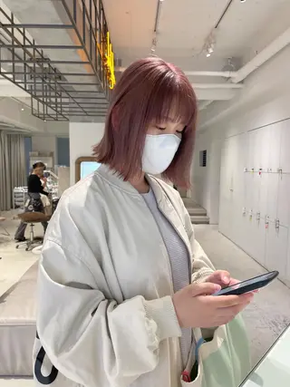 ショート カラー 透明感ベージュ/ レイヤー/ 髙橋一哉のヘアスタイル