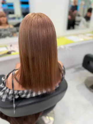 ミディアム カラー ヘアアレンジ 🫧モテる💗ダメー ジレスハイトーン🫧のヘアスタイル