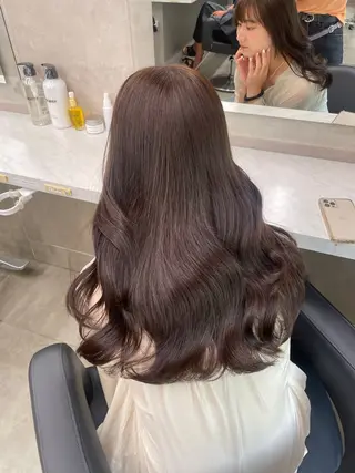 セミロング カラー 抜け感レイヤー︴ ニュアンスカラーのヘアスタイル