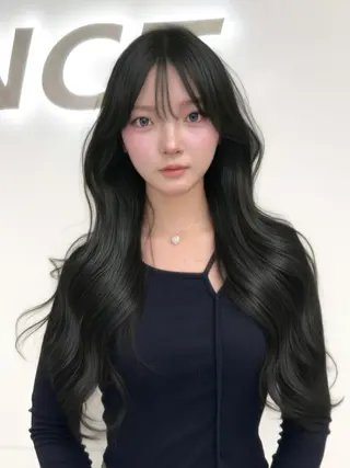 ロング カラー 上品モテヘア🩶 karen🩶のヘアスタイル