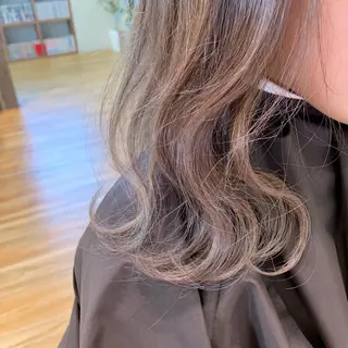 セミロング 柔らかな縮毛矯正 透明感カラー💫のヘアスタイル