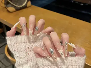ネイル Queenie 🦋のネイルデザイン