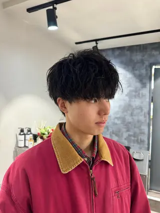 ミディアム カラー パーマ メンズ 💈ニュアンスパーマ センターパート💈のヘアスタイル