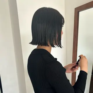 ショート カラー 的場 莉音のヘアスタイル