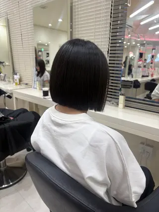 ショート カラー honoka💄💋 ワンカラー/髪質改善のヘアスタイル