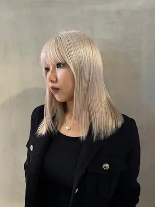 カラー 黒染め落とし ムラ修正　ハイトーンのヘアスタイル