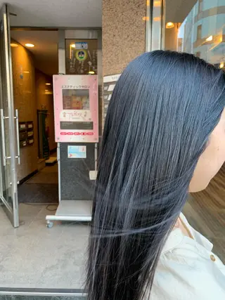 ロング カラー TELAHAIR森川 憂一のヘアスタイル