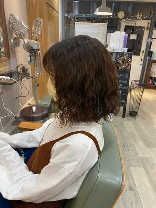ミディアム パーマ 原 なつみのヘアスタイル