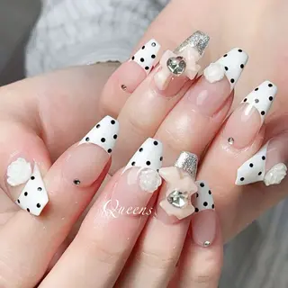 ネイル Queens テイのネイルデザイン