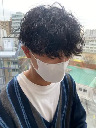 ミディアム パーマ メンズ 似合う髪型見つけます AYAKAのヘアスタイル