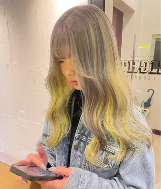 ロング カラー EIGHT 中川原 菜々子のヘアスタイル