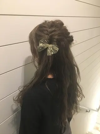 ロング カラー ヘアアレンジ 鍵山 千秋のヘアスタイル