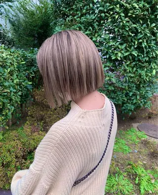 ショート ミルクティーベージュ ブリーチ 店長 清水のヘアスタイル
