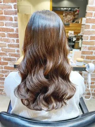 ロング コテ巻き風パーマ サトウタケル 表参道のヘアスタイル