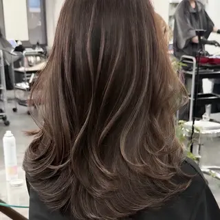 セミロング カラー ヘアアレンジ 内大久保 列夏のヘアスタイル