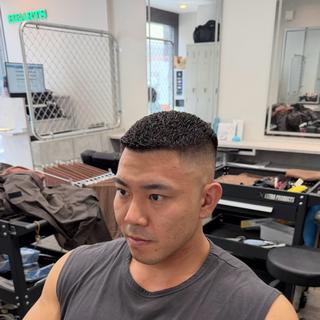カラー メンズ 角田 凌のヘアスタイル