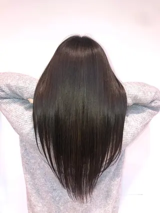 ロング 髪質改善 縮毛の達人 矢井由真のヘアスタイル