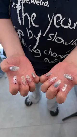 ネイル はばすみれ🎀ﾈｲﾙ 光ﾌｪｲｼｬﾙ ﾍｱのネイルデザイン