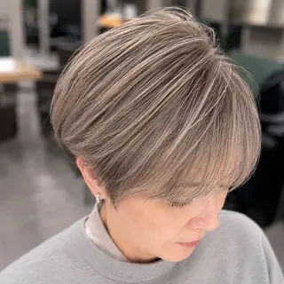 ショート カラー 白髪ぼかしのプロ ✨たいきのヘアスタイル