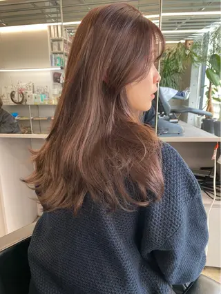セミロング カラー Saki/レイヤー/ 柔色カラー/顔まわりのヘアスタイル