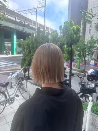 ショート 透明感カラー🫧 aika🐈のヘアスタイル