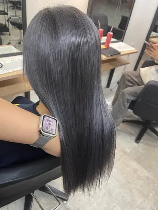 セミロング ブリーチ縮毛矯正 LAFFYuiのヘアスタイル