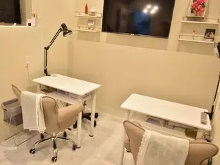 ネイル salon UNE LMA見習いスタッフのネイルデザイン