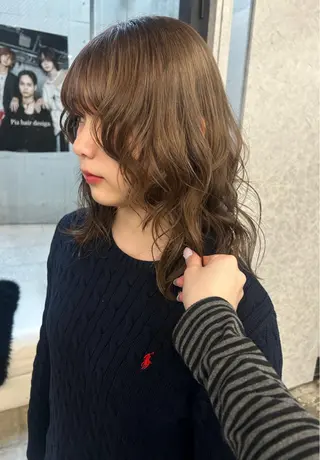 ミディアム レイカ /ハイトーンのヘアスタイル
