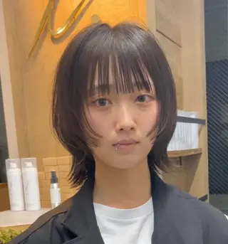ショート カラー 横尾 歩のヘアスタイル