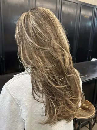 ロング カラー 🇺🇸海外レイヤー 🌊海ガールGOのヘアスタイル