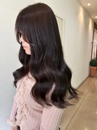 ロング 秋田弥生 /髪質改善/艶カラーのヘアスタイル