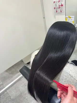 ロング Adachi Fujikoのヘアスタイル