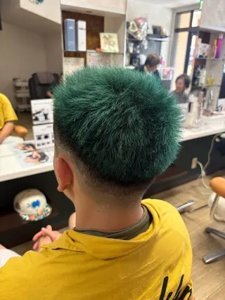 ショート カラー メンズ 徳留 もも花のヘアスタイル