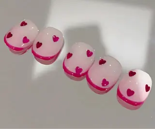 ミディアム めぐみのネイルサロン スタッフ練習のネイルデザイン
