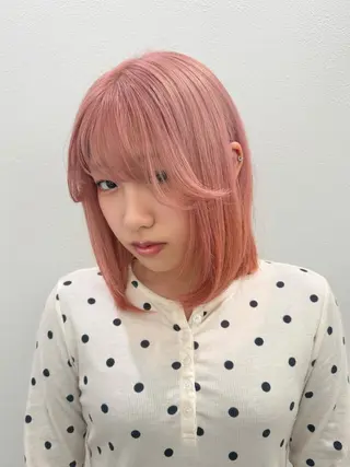 ミディアム カラー ハイトーン🪼派手髪 mahoのヘアスタイル
