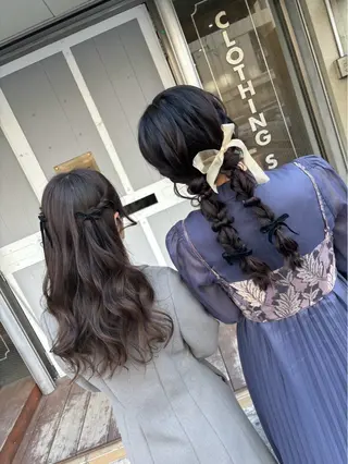 ミディアム miloc MOMOKAのヘアスタイル
