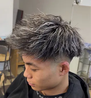 カラー パーマ メンズ 市道 翼のヘアスタイル