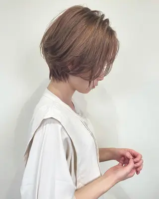ショート 柔らかな縮毛矯正 透明感カラー💫のヘアスタイル