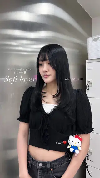ロング カラー 抜け感レイヤー︴ ニュアンスカラーのヘアスタイル