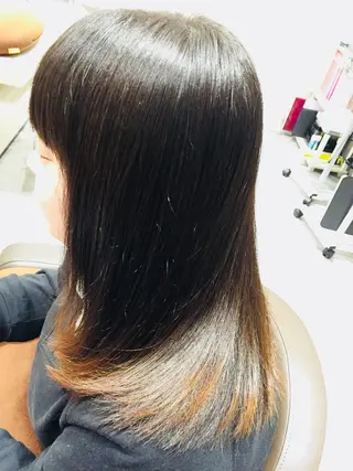 セミロング 岡田 夏実のヘアスタイル