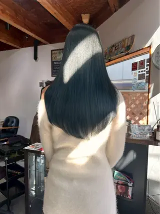 ロング カラー LUCK ユナのヘアスタイル