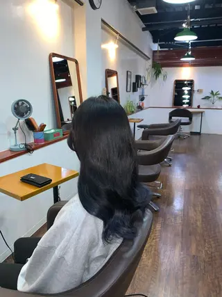 カラー 橋本 愛唯のヘアスタイル