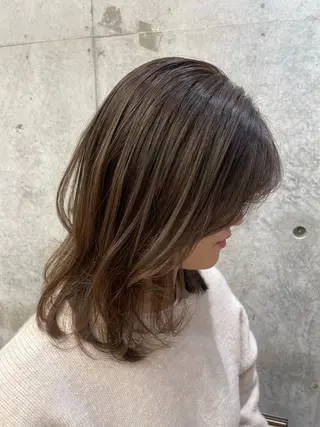 ミディアム カラー 東 史夏のヘアスタイル