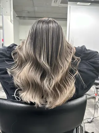 カラー 草島 友樹のヘアスタイル